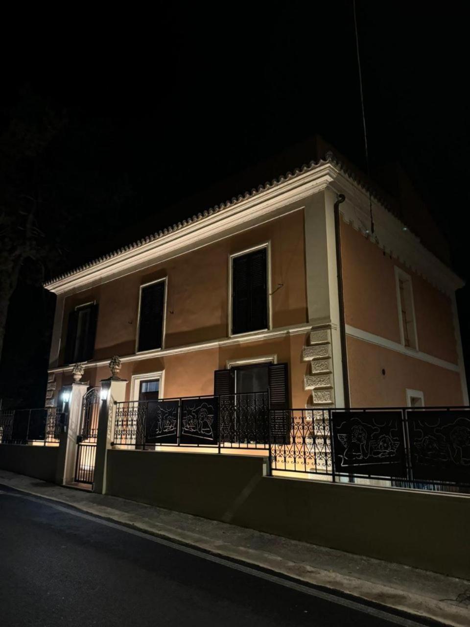 לינה וארוחת בוקר Villino Chelidonia סוביאקו מראה חיצוני תמונה