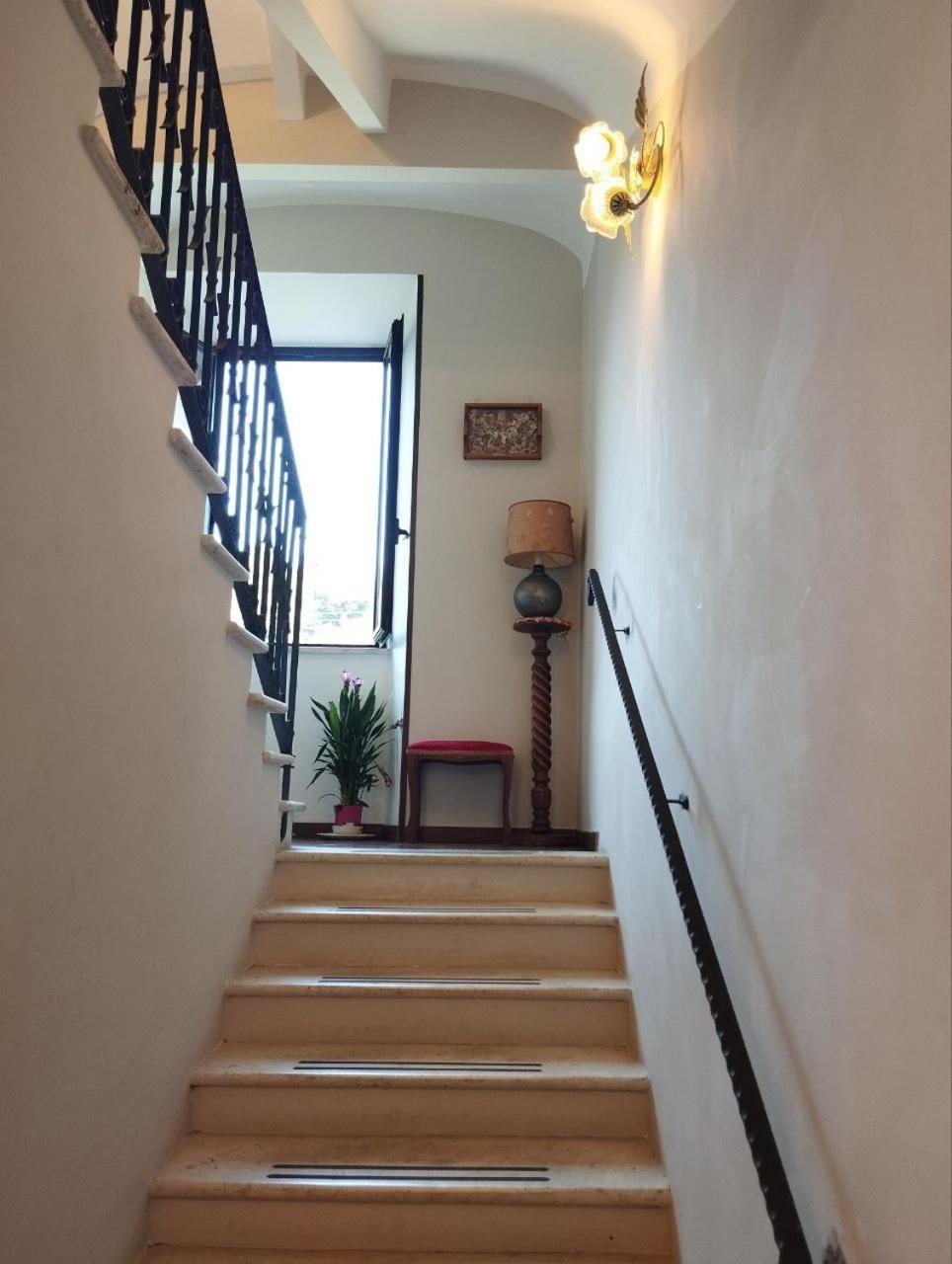 לינה וארוחת בוקר Villino Chelidonia סוביאקו מראה חיצוני תמונה